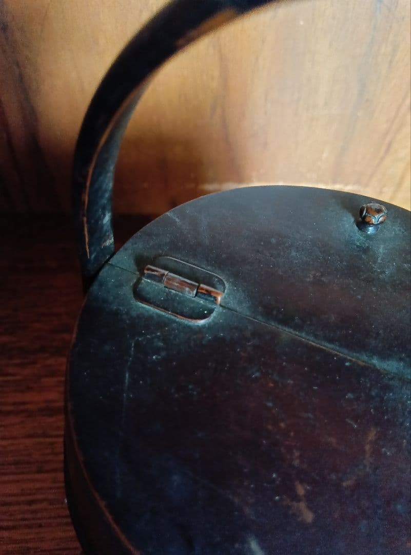 銅製　丸型蓋付き容器　灰皿　凹み有　ヴィンテージ　花器