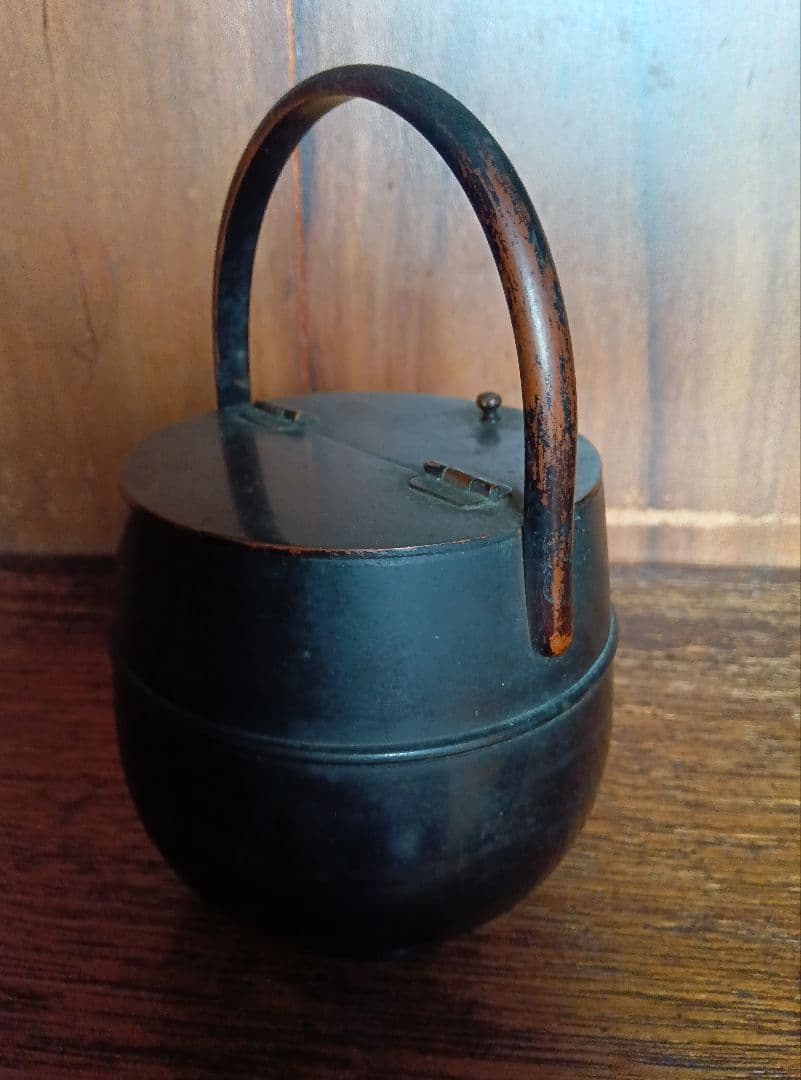 銅製　丸型蓋付き容器　灰皿　凹み有　ヴィンテージ　花器