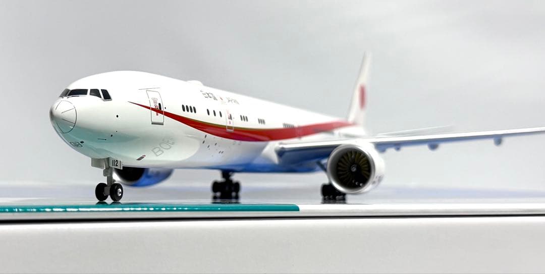 全日空商事 1/200 B777-300ER 日本国 政府専用機 JG20170
