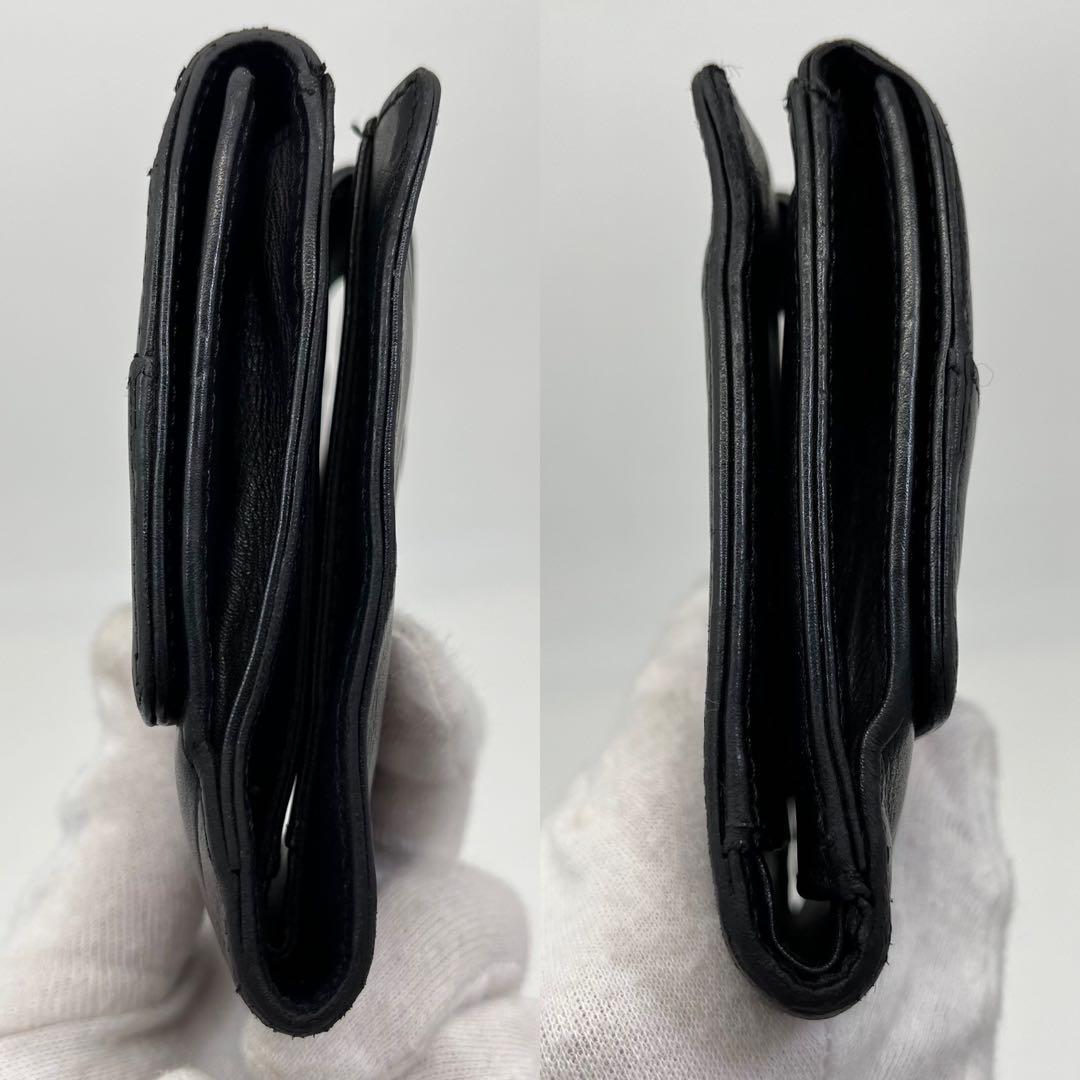 CHANEL 二つ折り財布 コンパクト ロゴ型押し 黒 レザー キルティング