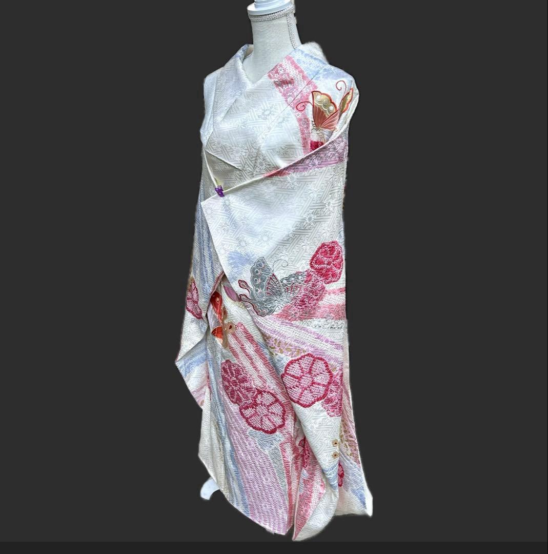 千總　振袖 白地 蝶と花模様 　刺繍　絞り　金彩　銀彩　正絹