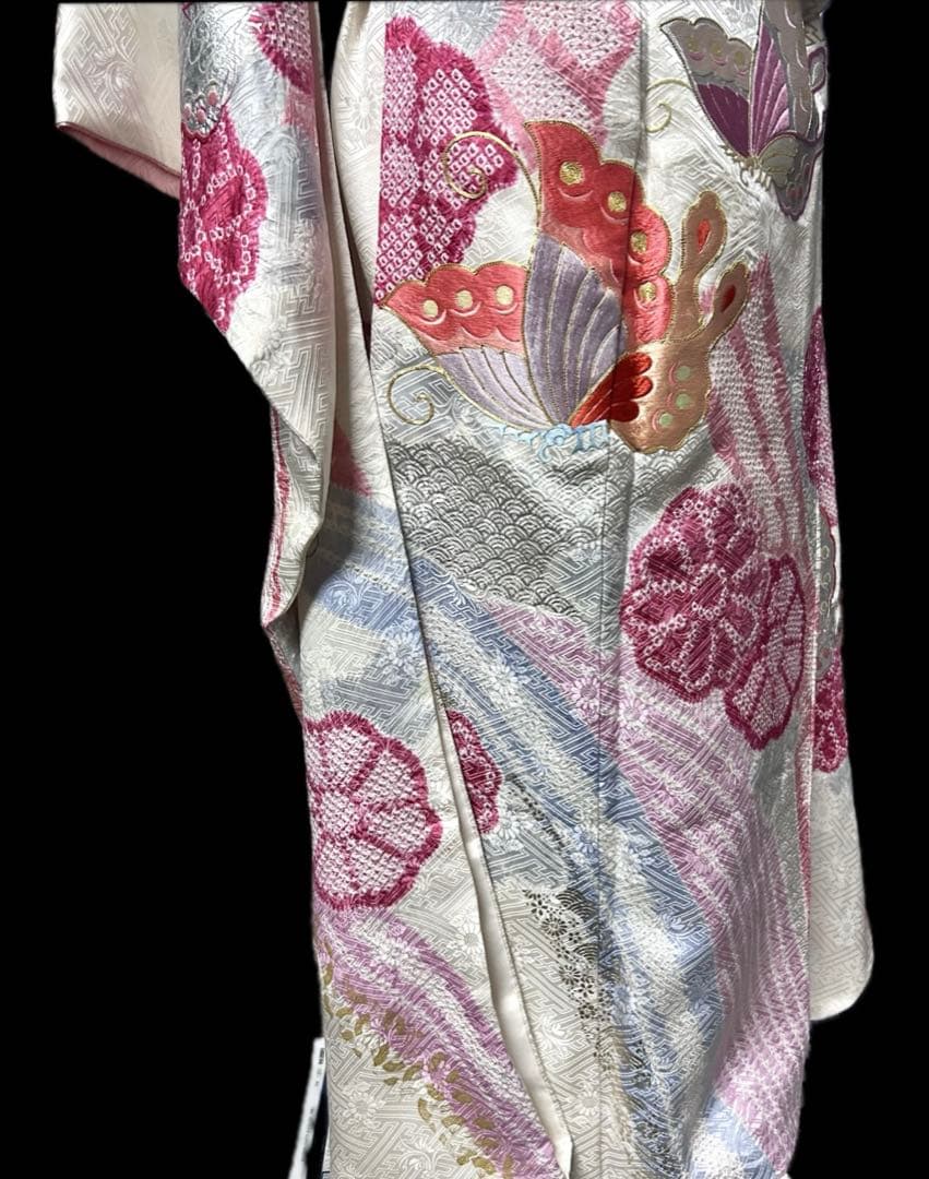 千總　振袖 白地 蝶と花模様 　刺繍　絞り　金彩　銀彩　正絹