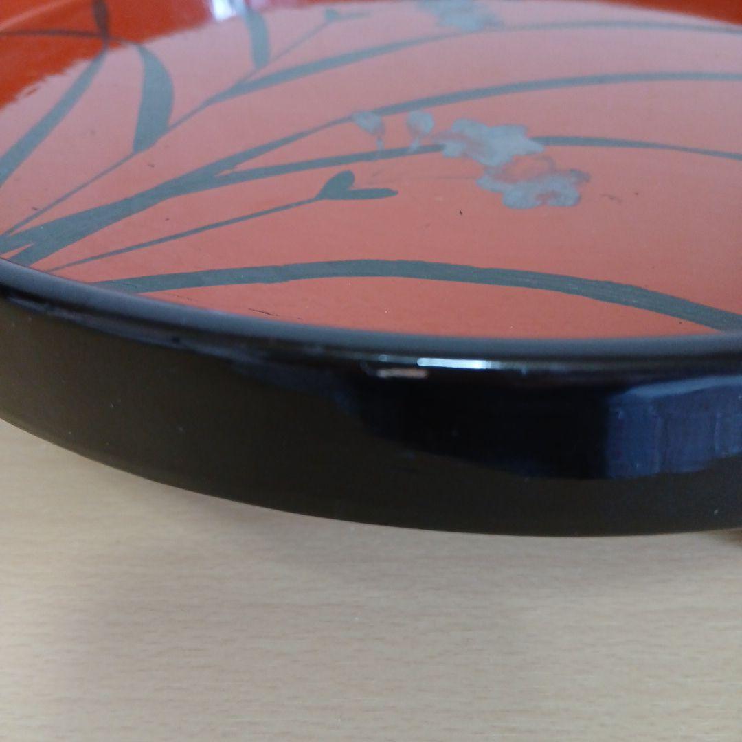 赤黒漆塗り 植物模様の円形膳