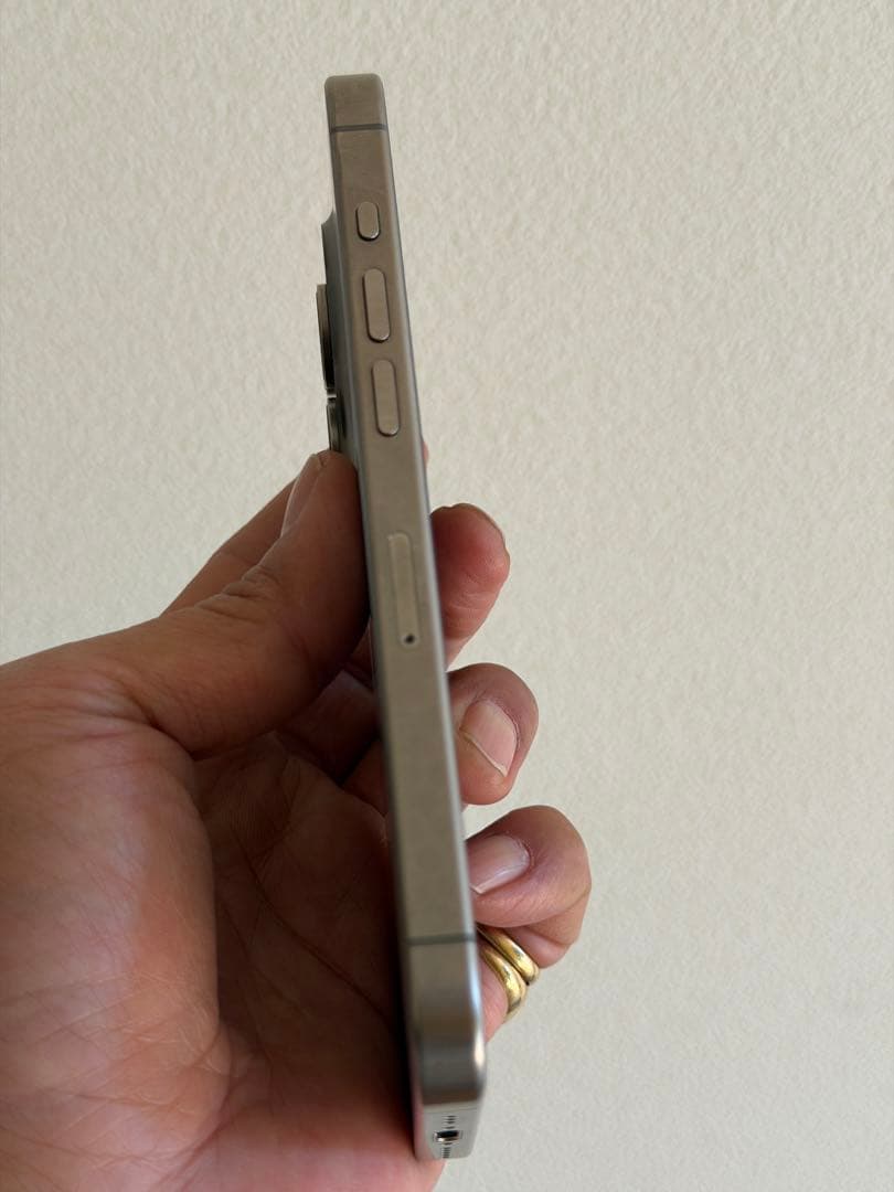 SIMフリー　修理歴無し　Apple iPhone15Pro 256GB