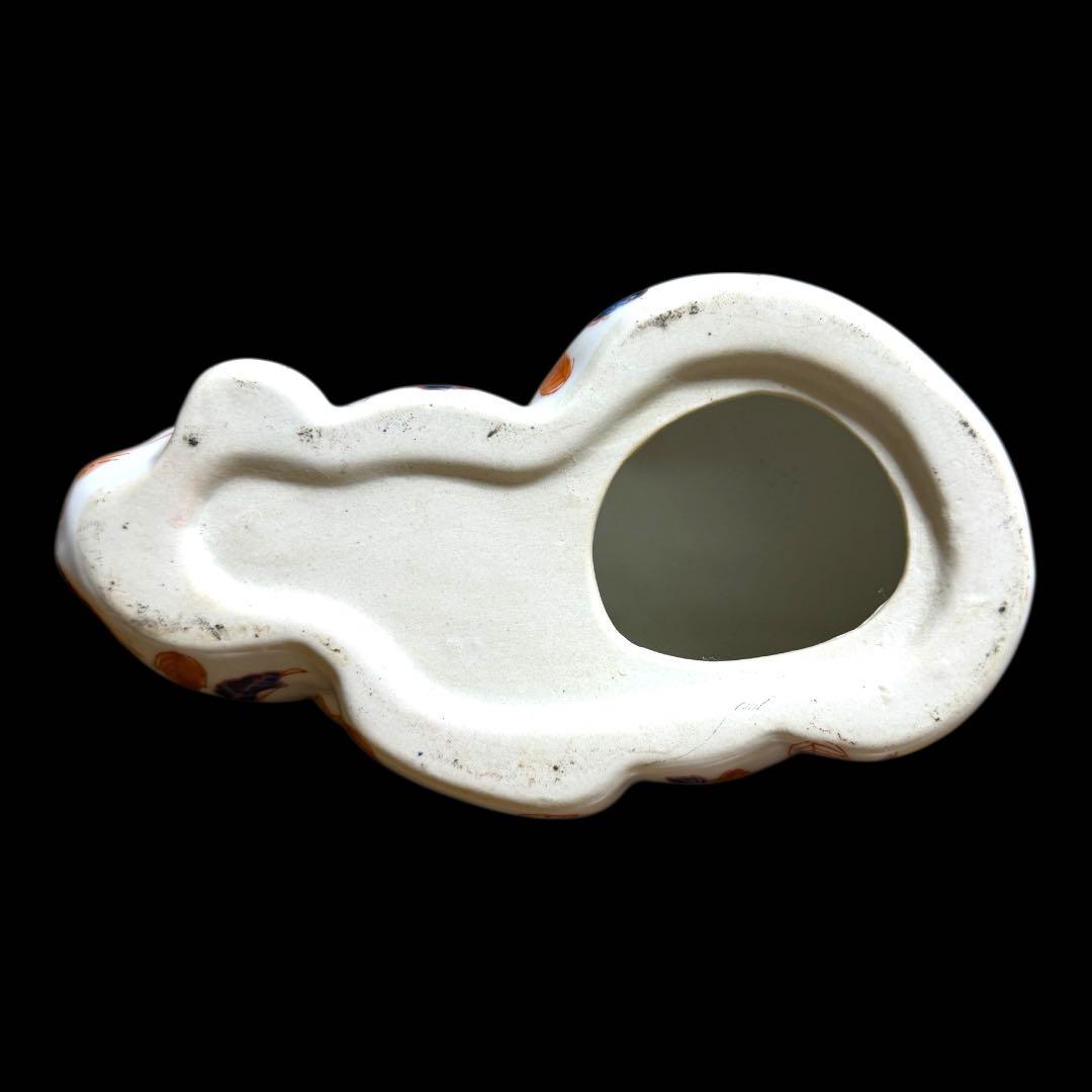 《希少》伊万里焼 陶器製 染錦花紋色絵牡丹装飾 眠り猫