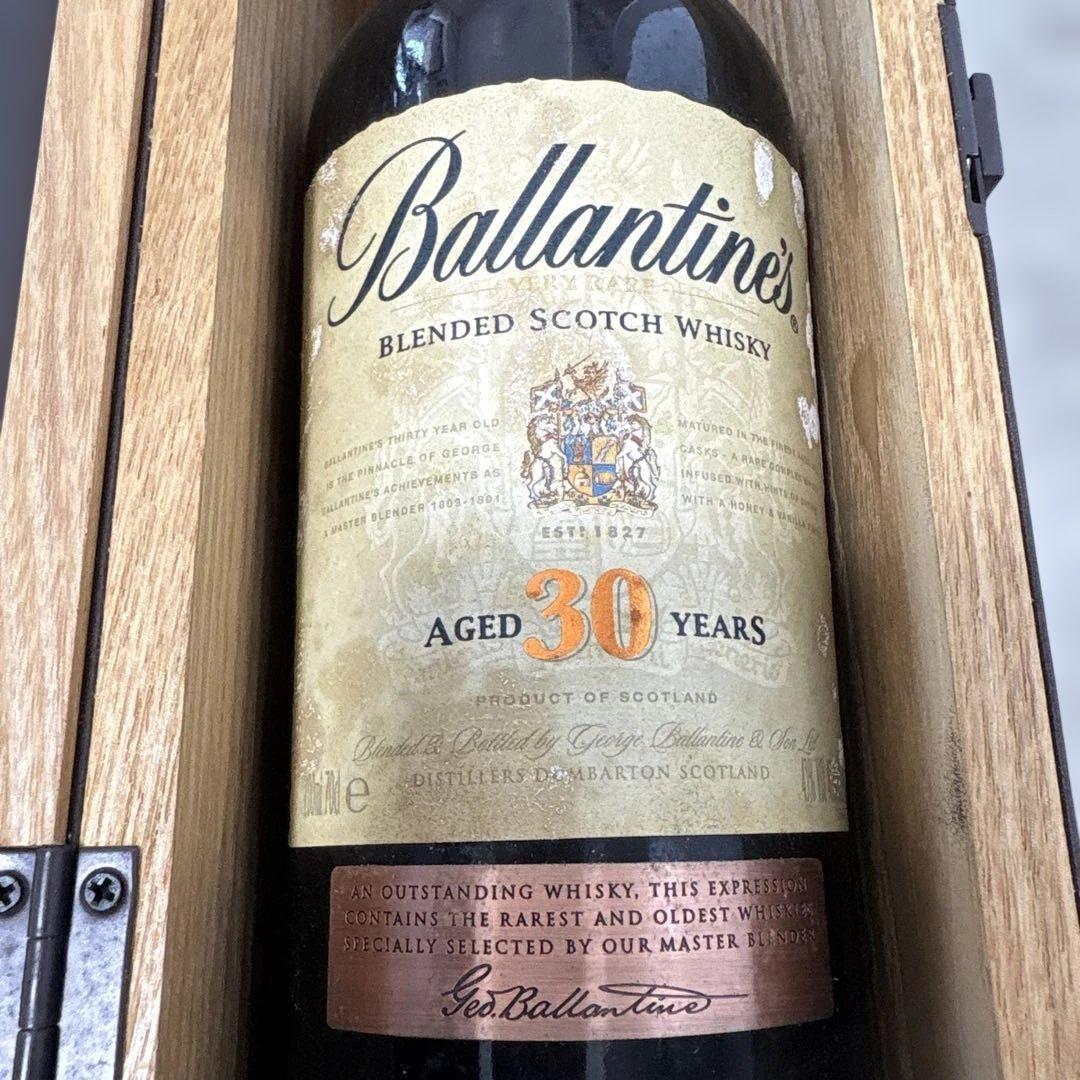 Ballantine's 30年 ブレンデッドスコッチウイスキー 木箱入り