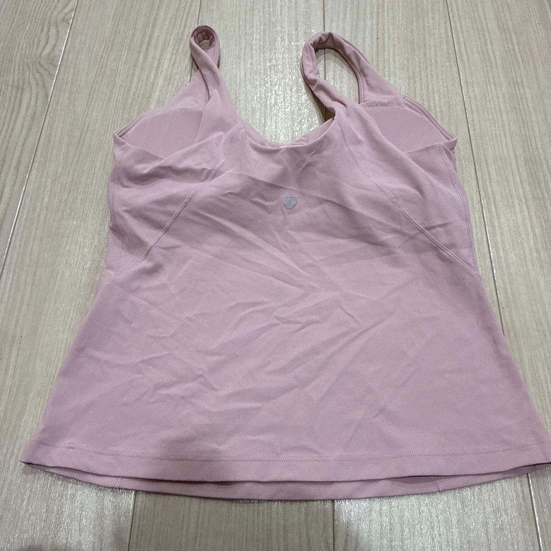 3点まとめ　ルルレモン　ピンクのタンク、白いクロスバックタンク、薄紫のタンク