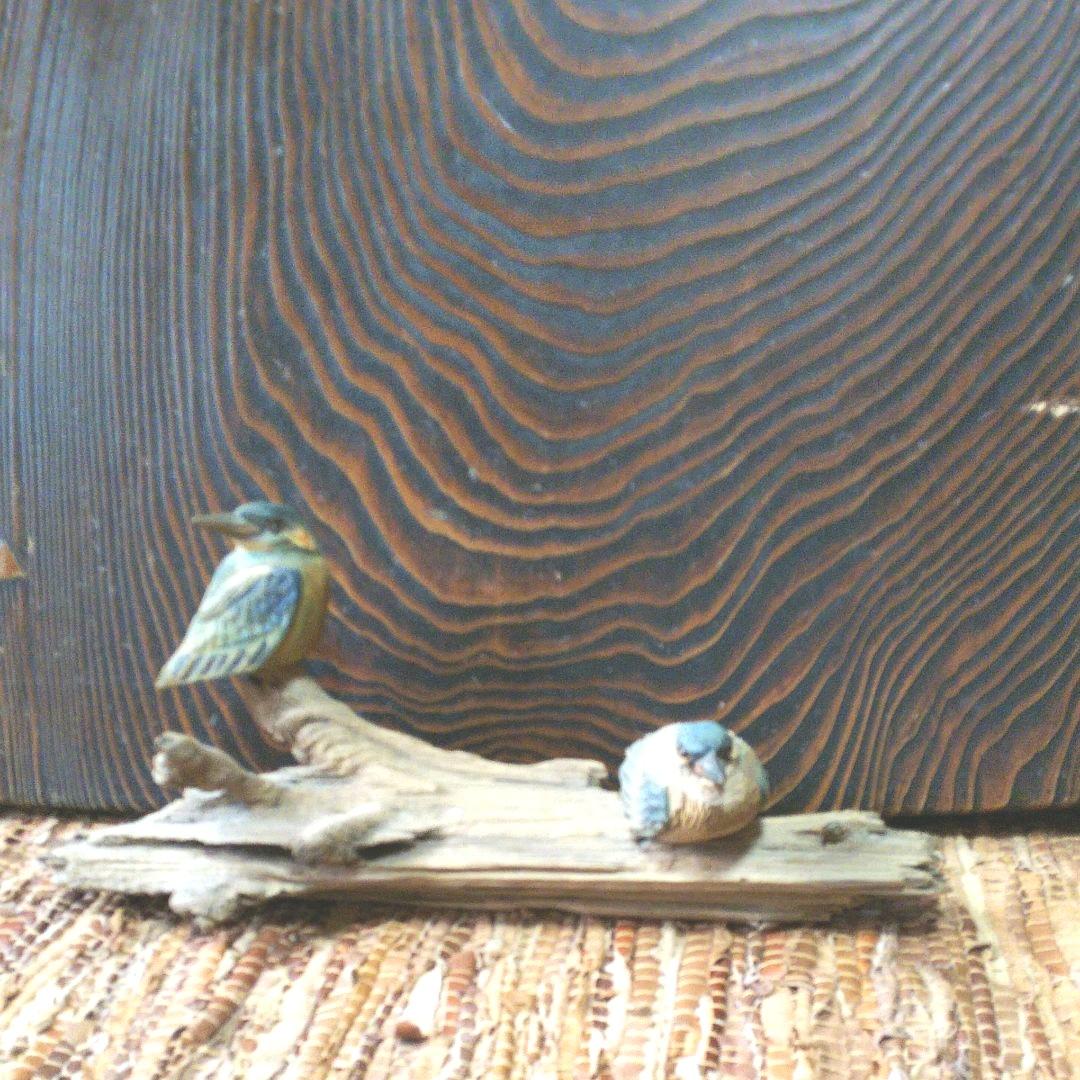 天然木木彫りつがいのカワセミ