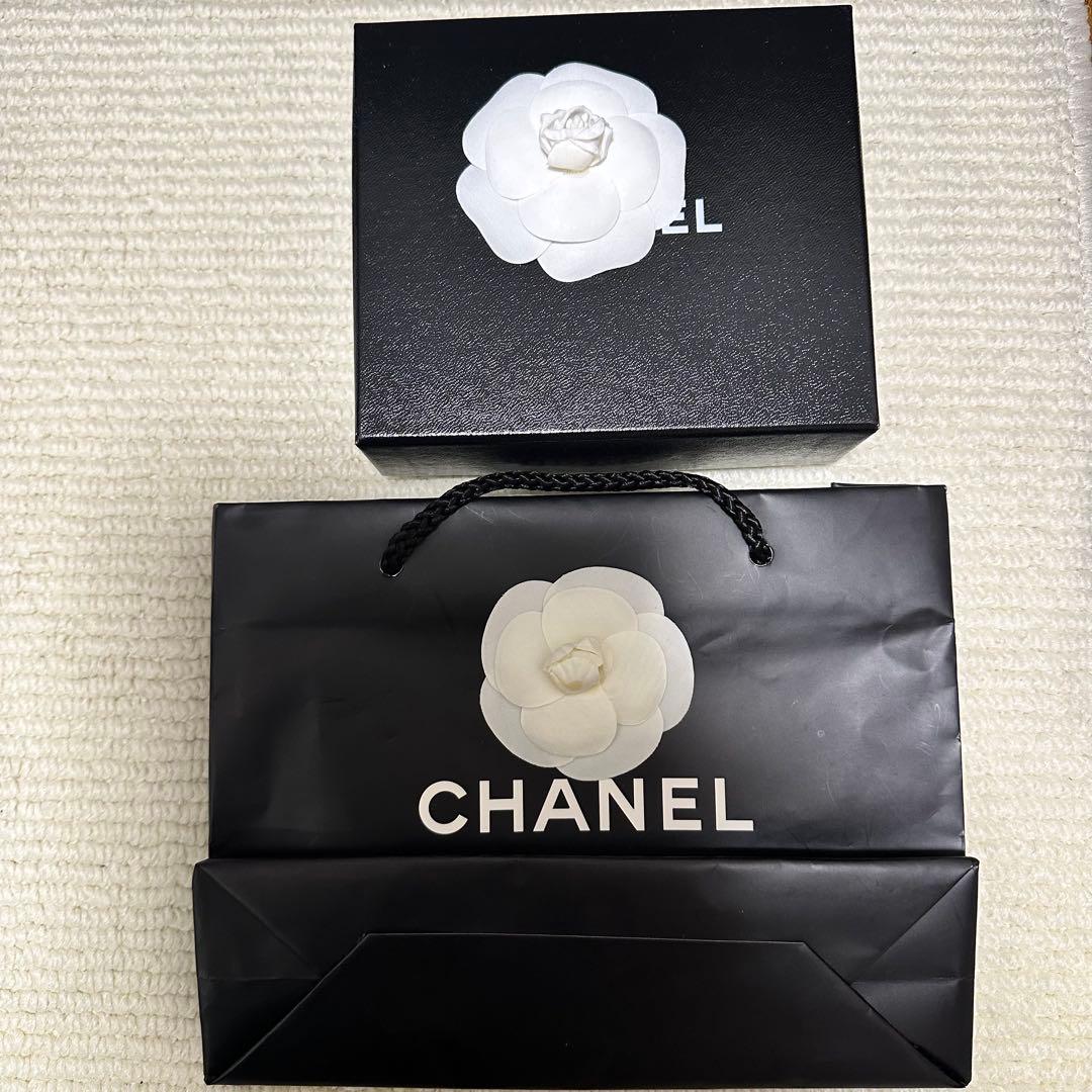 ⭐️新春限定価額⭐️CHANEL 二つ折り財布 黒コンパクトウォレット