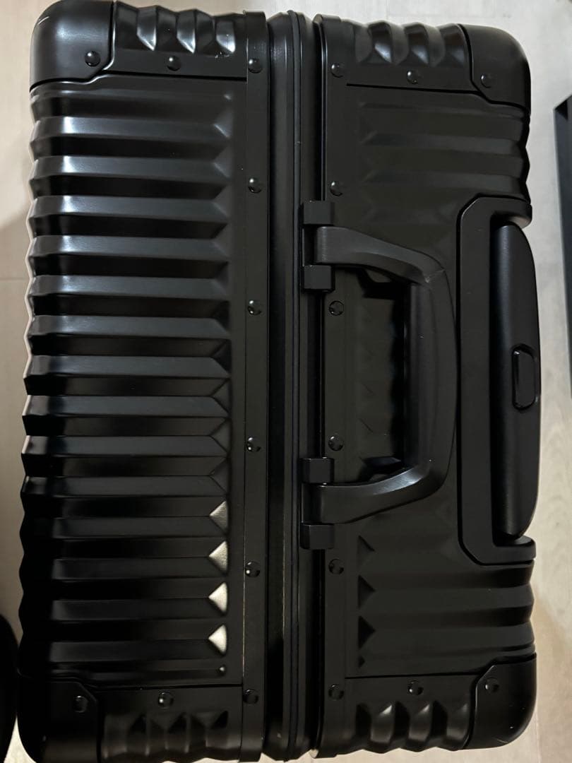 【じぇい】メルセデスベンツ　AMG キャリーケース