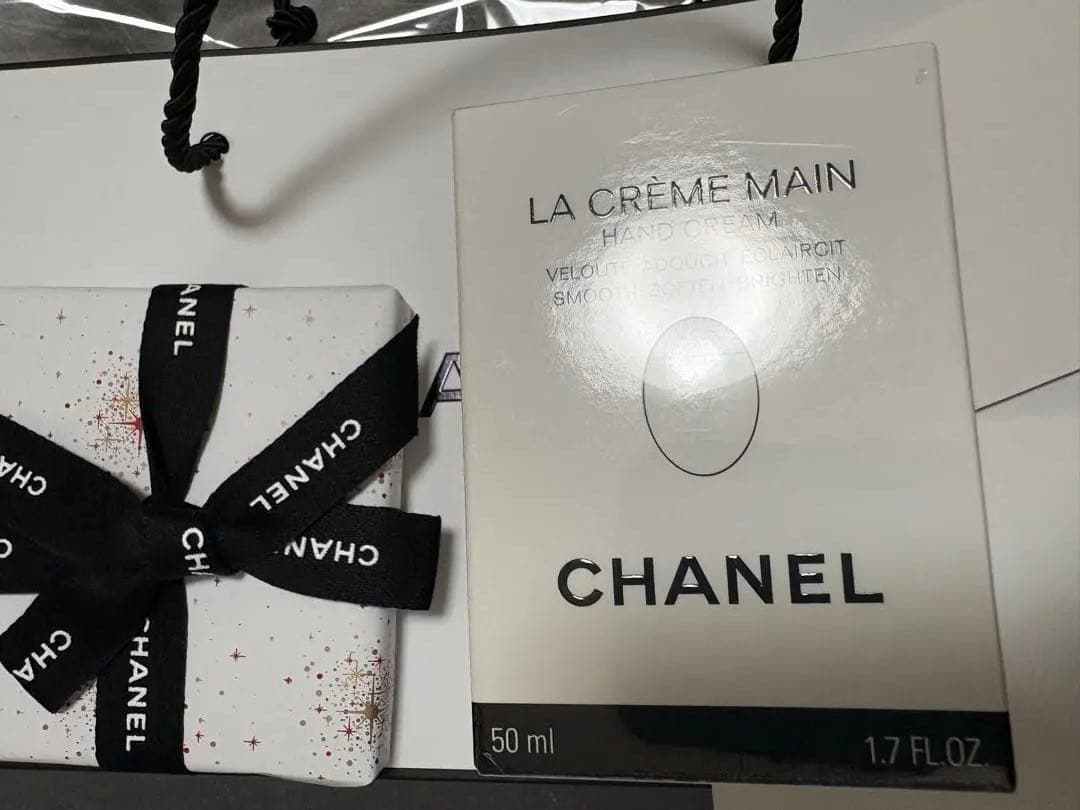 こ*ろ様 【最終値下げ】６日まで　CHANEL ミラー　リップ　ハンドクリーム