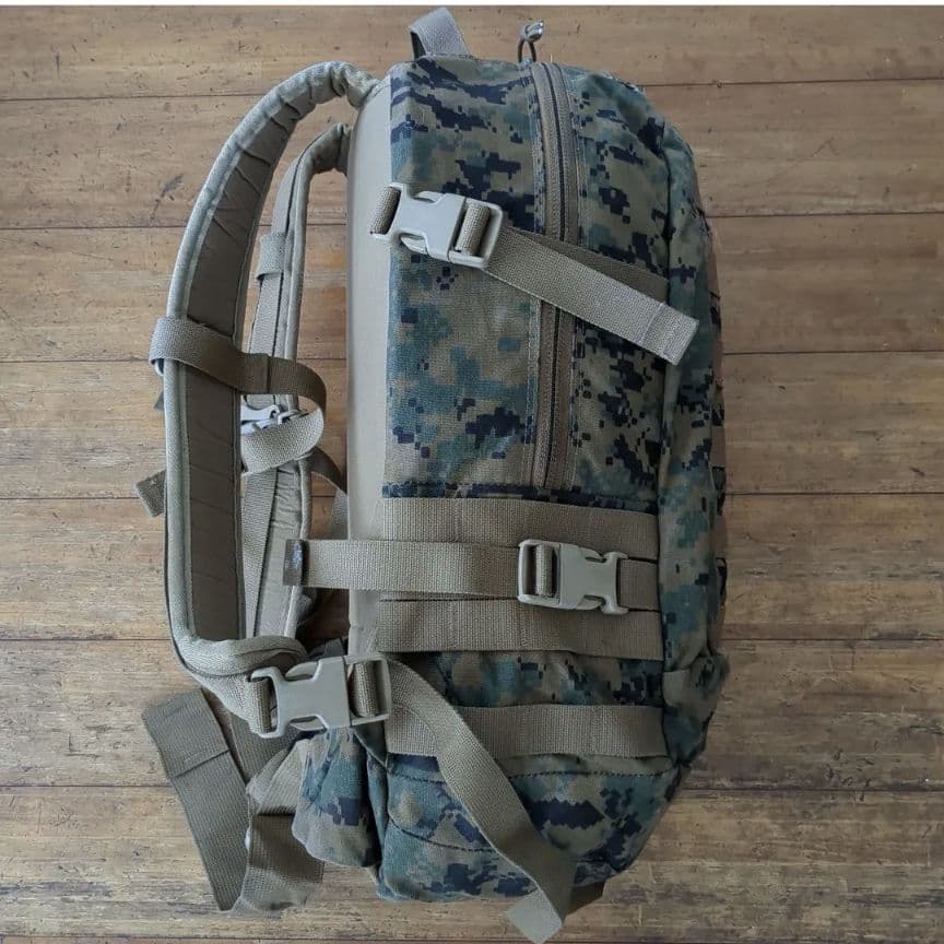米軍実物　USMC 海兵隊　ARCTERYX アークテリクス　アサルトパック　①