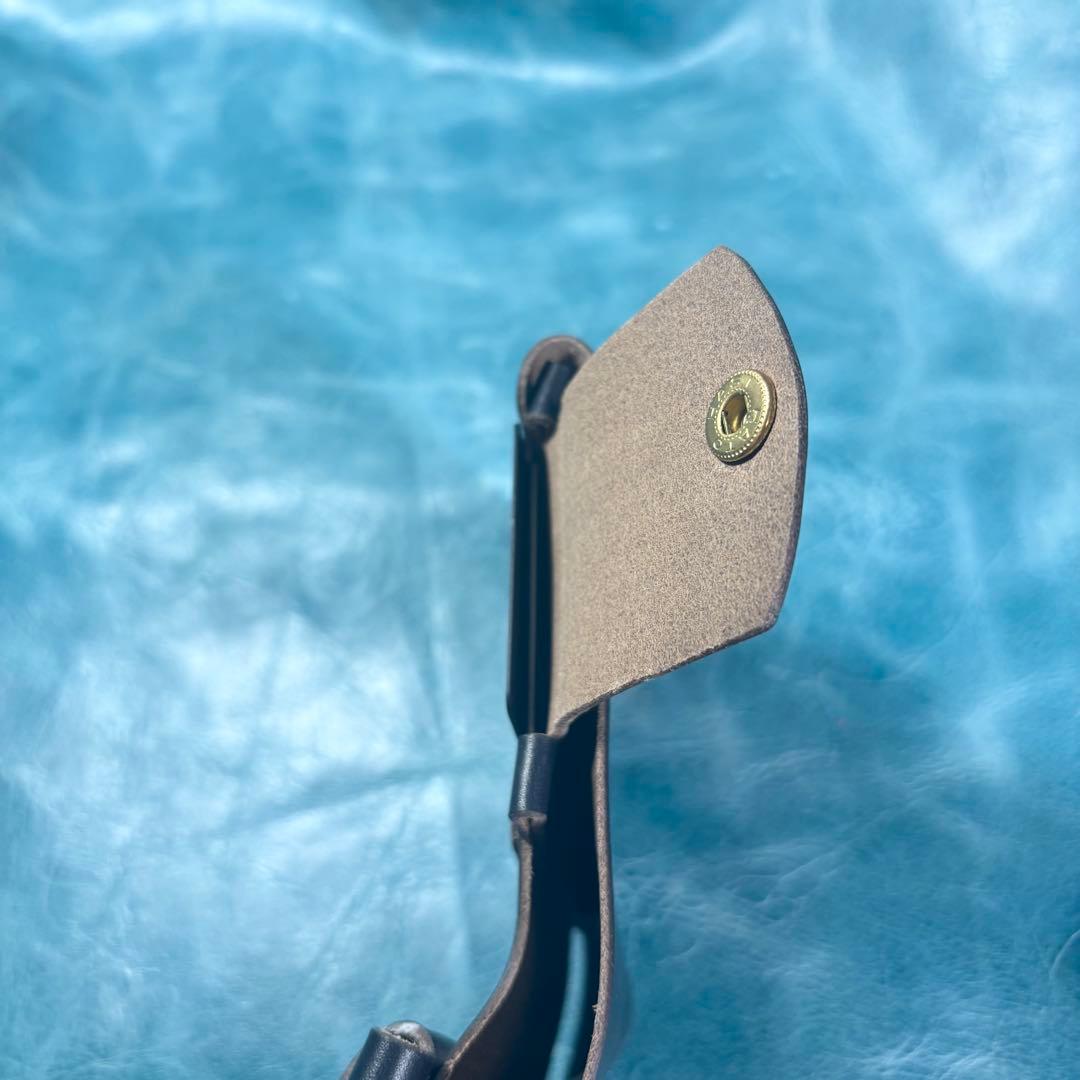 ハンドメイド　二つ折り　革財布　クロムエクセル　黒色　真鍮　cx-hw-000