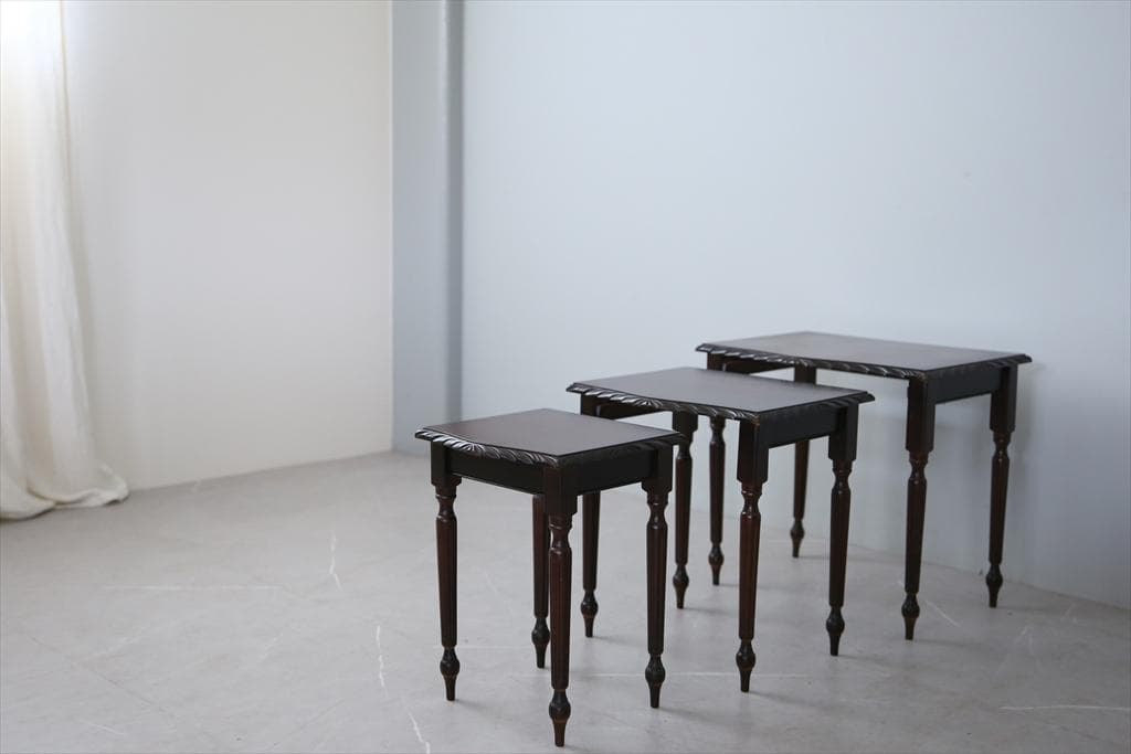 英国アンティーク木製ネストテーブル3台/机/飾り棚/サイドテーブル(89-300