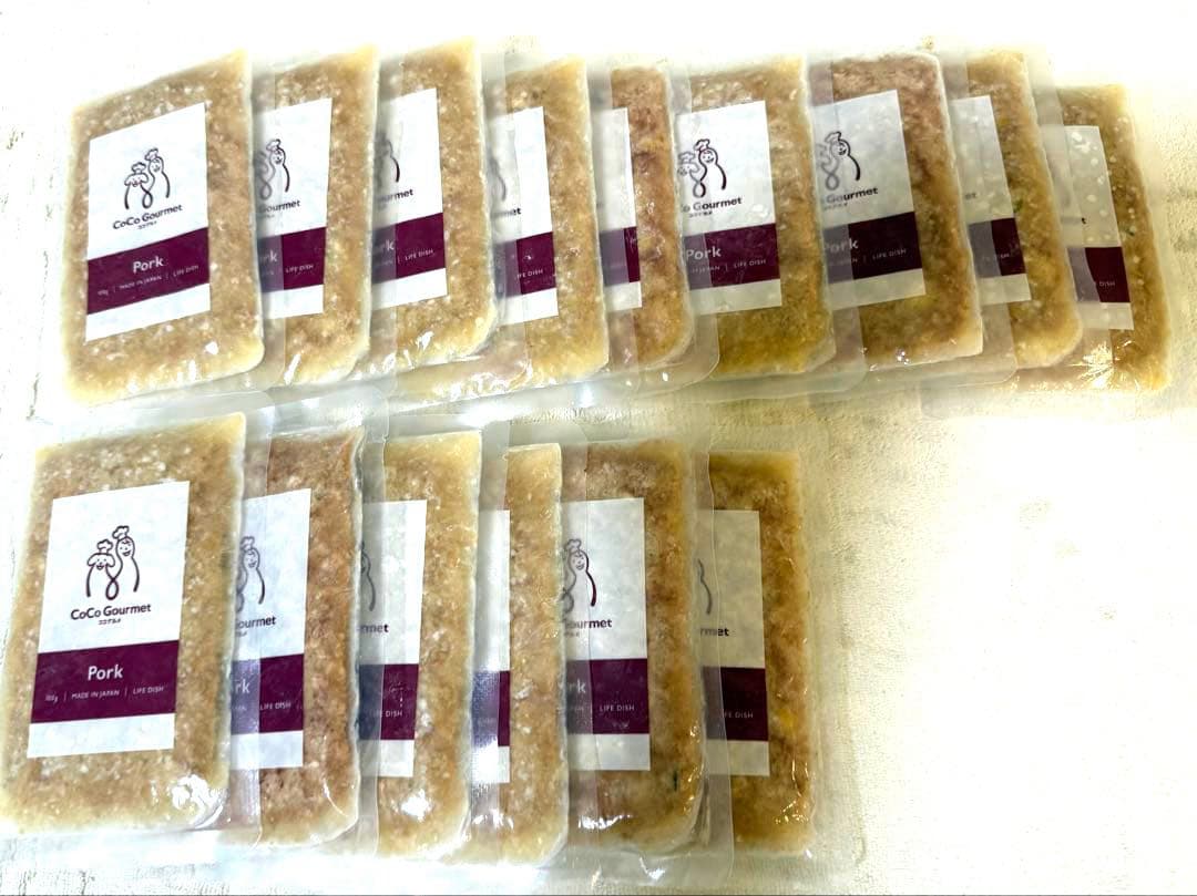 ココグルメ　ウエットフード3種　計27袋チキン・ポーク・ビーフ