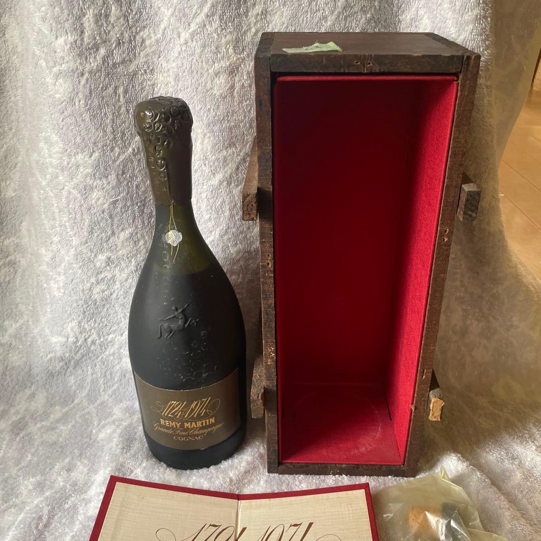 コ*ケ様 希少REMY MARTIN 1724/1974 コニャック 木箱入り