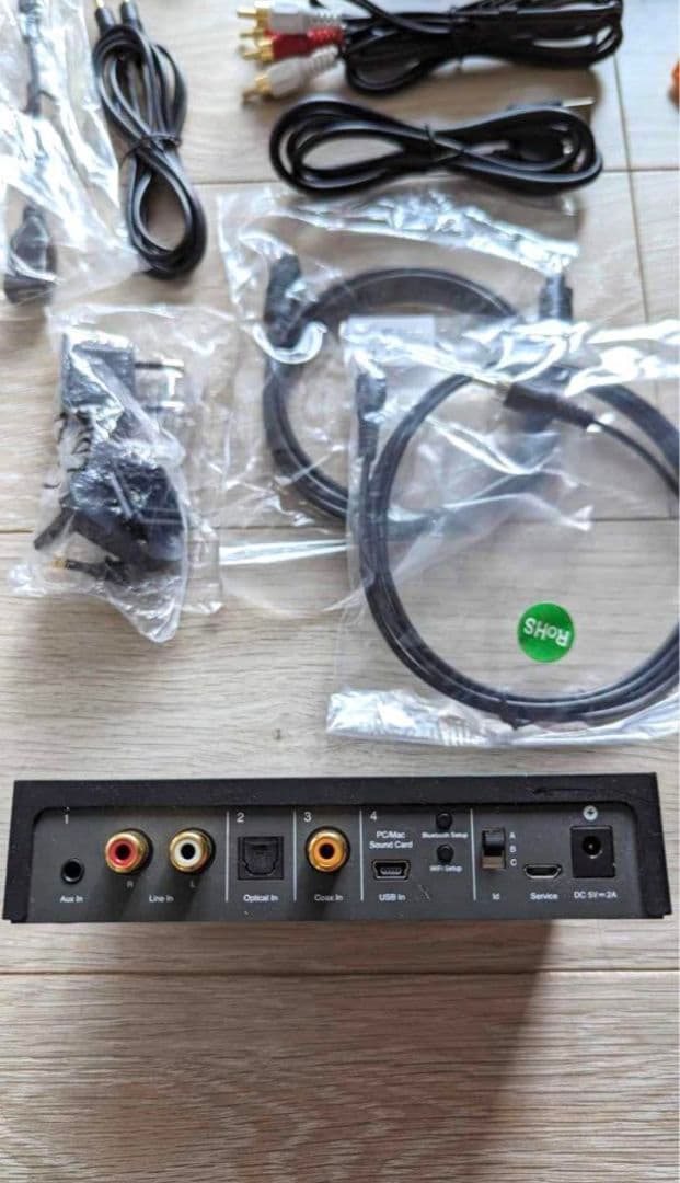 Dynaudio Xeo 4フロアスピーカーとスタンド2個セット、サテンホワイト