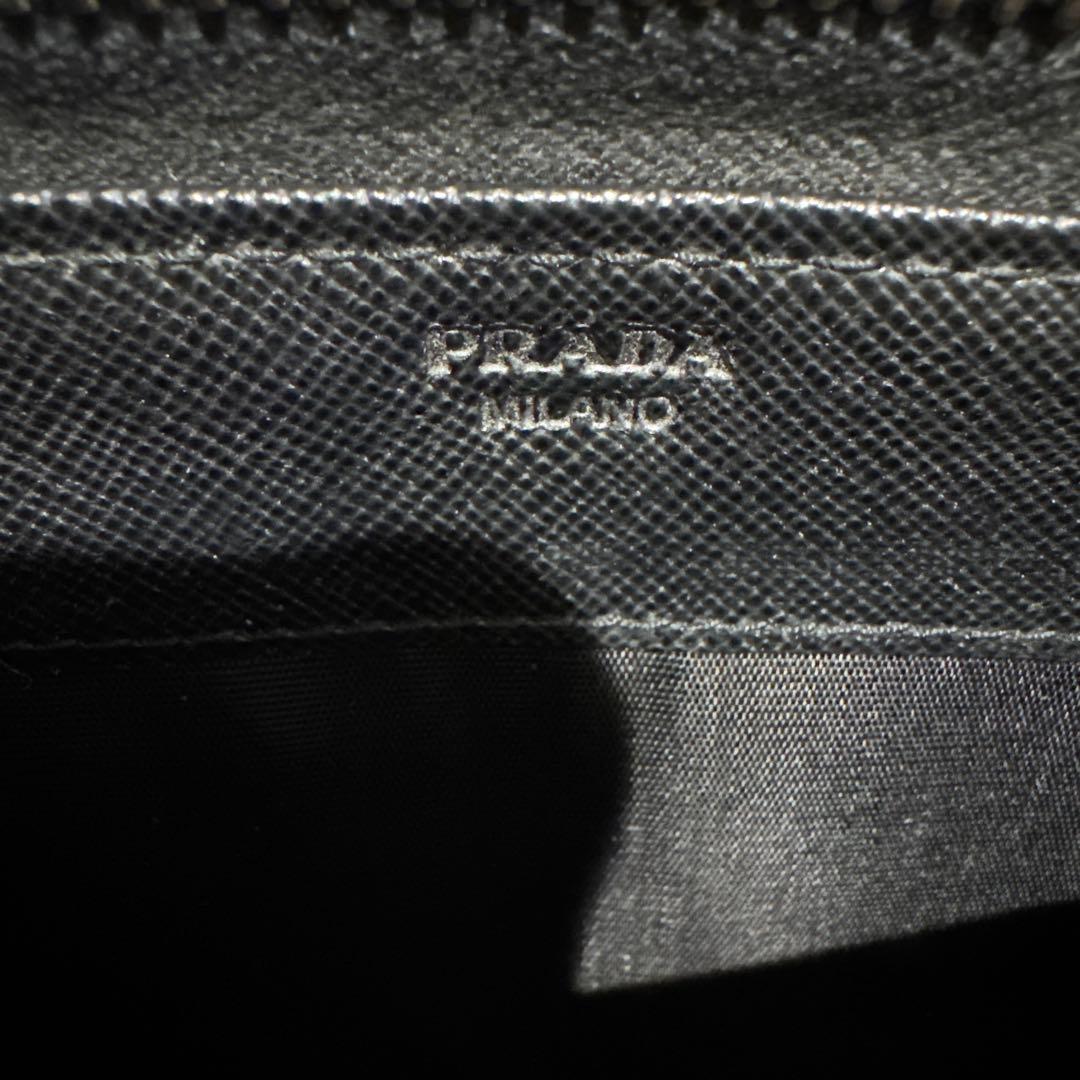 ケン　　PRADA サフィアーノレザー 長財布 ブラック