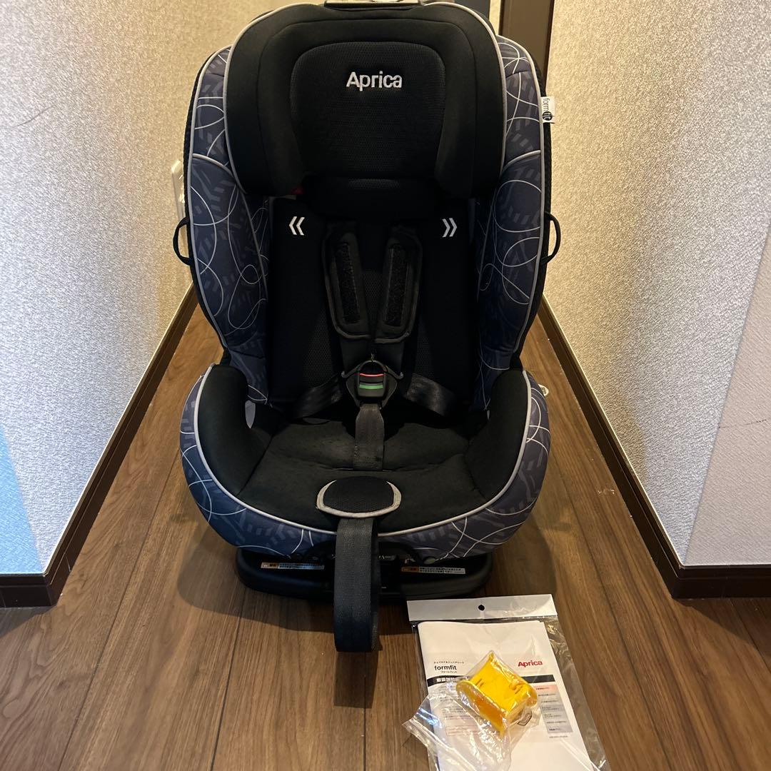 限定カラー　アップリカ　フォームフィット　ISOFIX