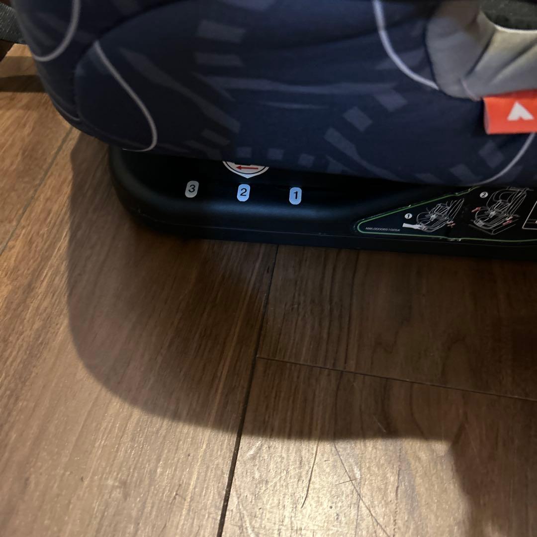 限定カラー　アップリカ　フォームフィット　ISOFIX