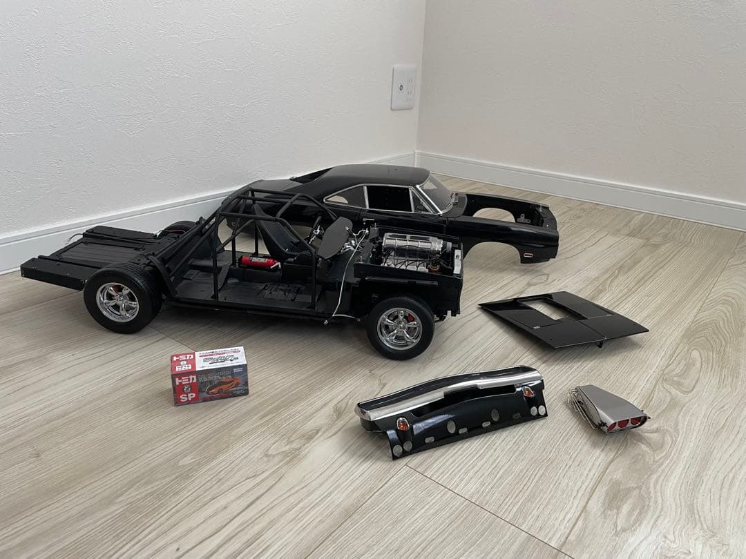 デアゴスティーニDodge Charger R/T 1/8スケールモデル