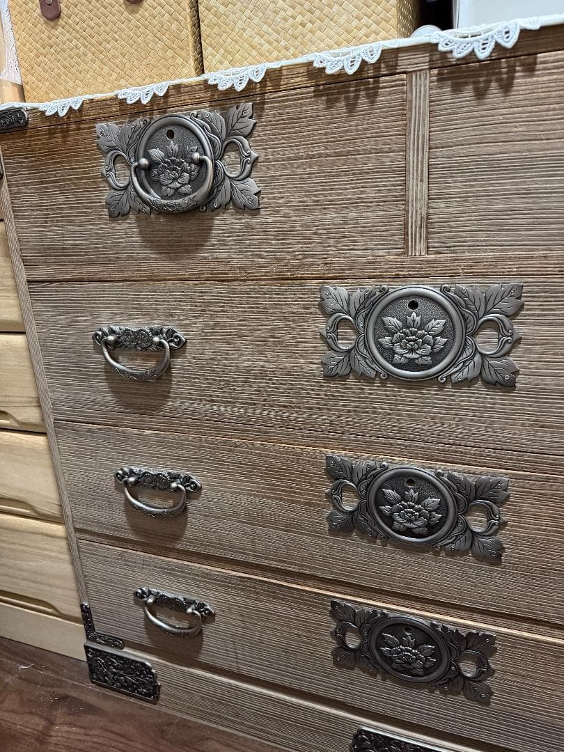 桐箪笥 牡丹金具 アンティーク