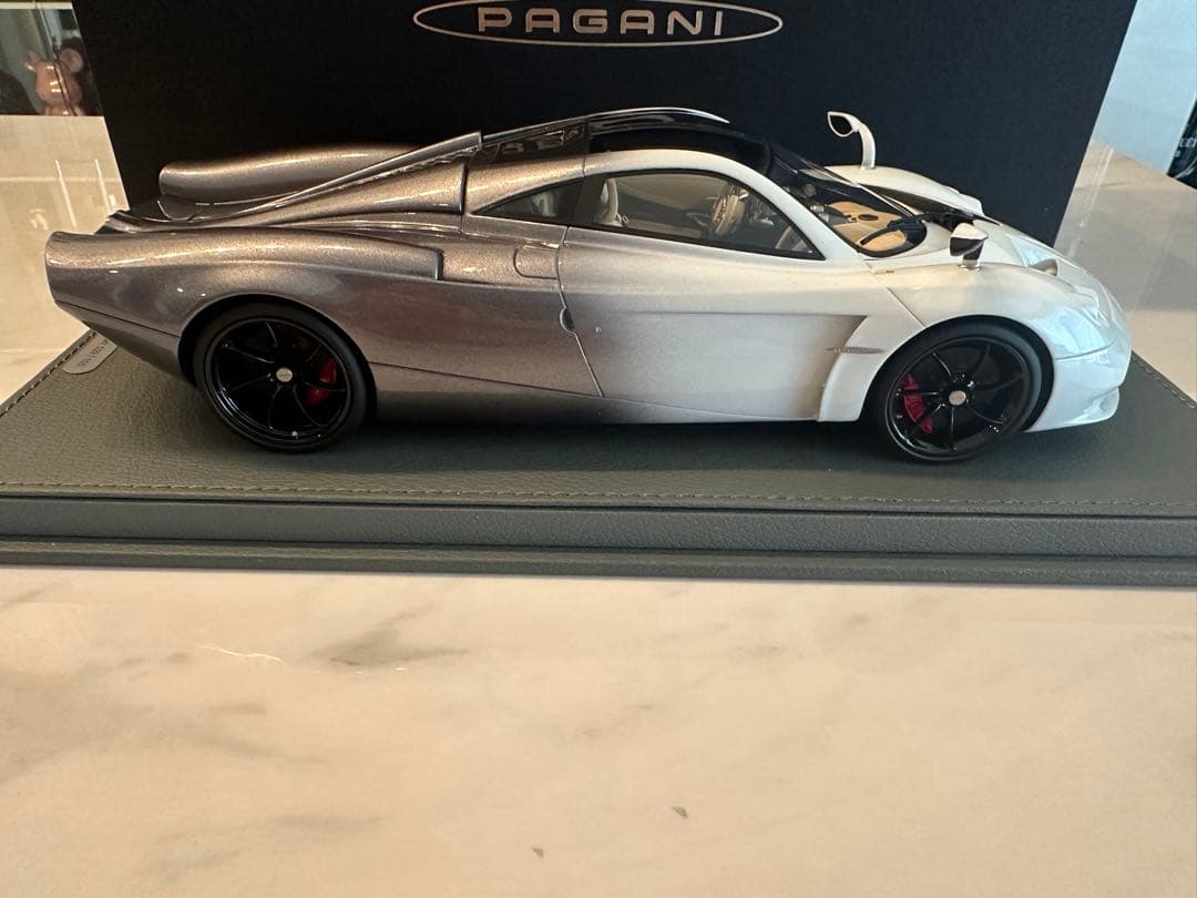 新発売 BBR 1/18 パガーニ ウアイラ Codalunga ミニカー