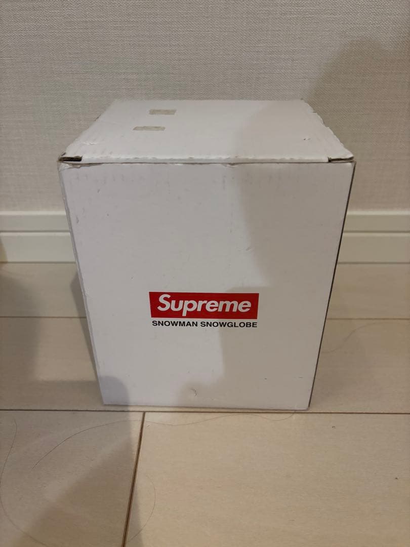 Supreme man globe スノーマンスノードーム