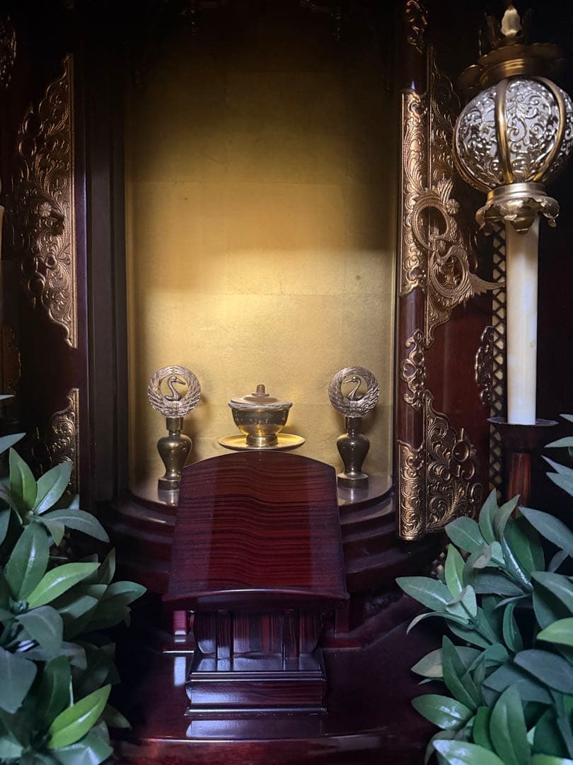 90万円前後？総無垢シタン？カリン？ 巨大家具調仏壇 最高級 最高級彫刻