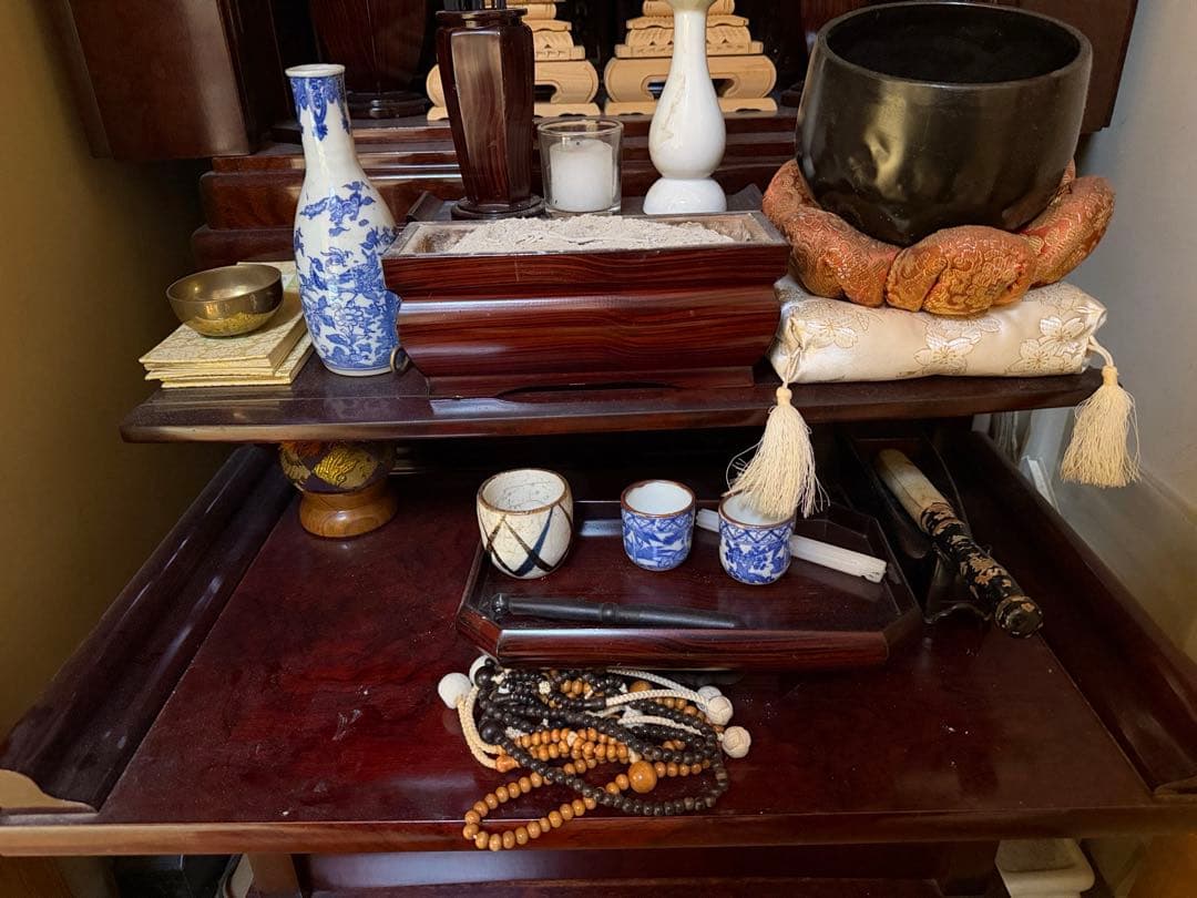 90万円前後？総無垢シタン？カリン？ 巨大家具調仏壇 最高級 最高級彫刻