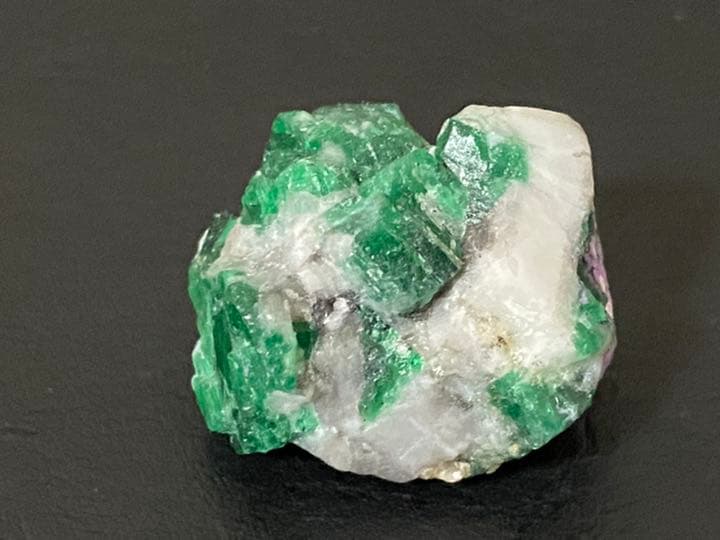 エメラルド　11g