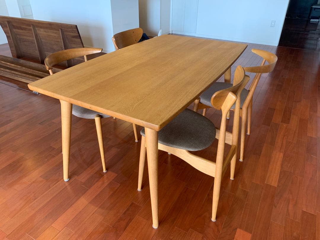 飛騨高山　柏木工　ナラ無垢材オイル仕上げダイニングテーブル