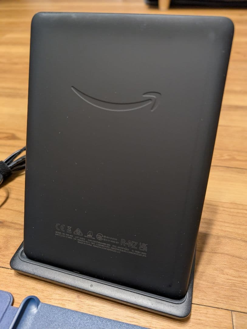 Kindle Paperwhite 11世代 無線充電スタンド、カバー付き