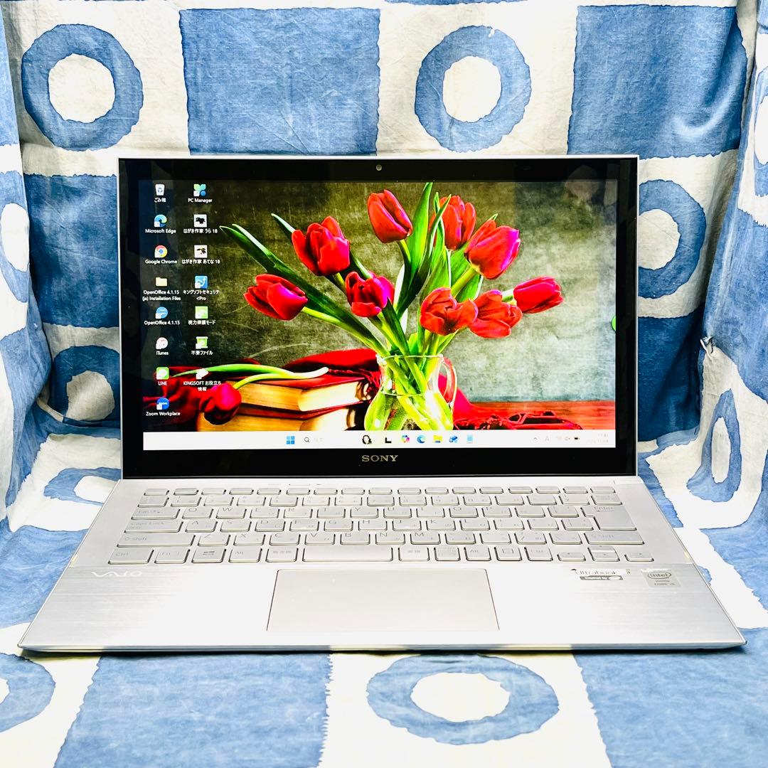 タッチパネル☆人気VAIO♡快適SSD☆i5☆お洒落シルバー♪カメラ！Win11