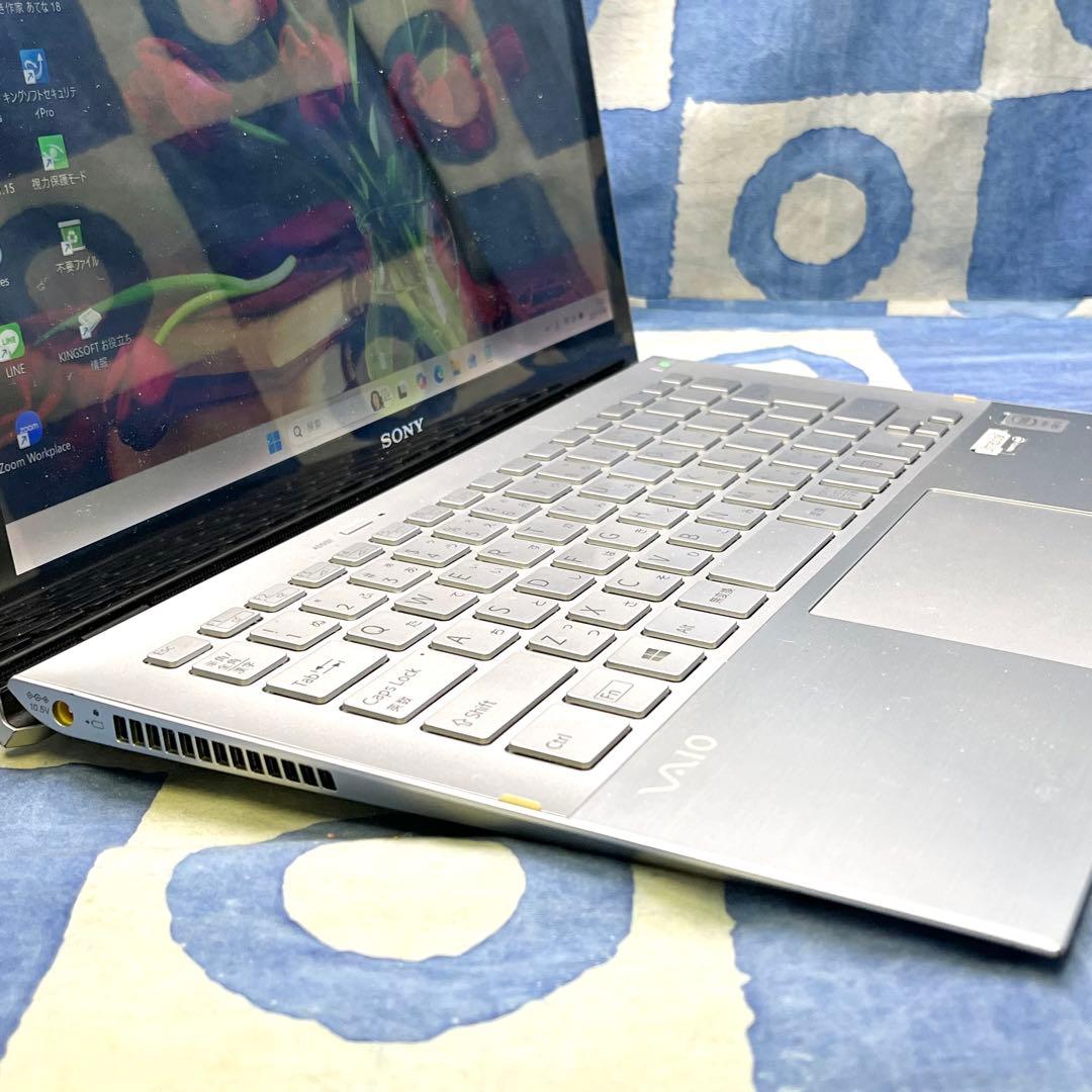 タッチパネル☆人気VAIO♡快適SSD☆i5☆お洒落シルバー♪カメラ！Win11