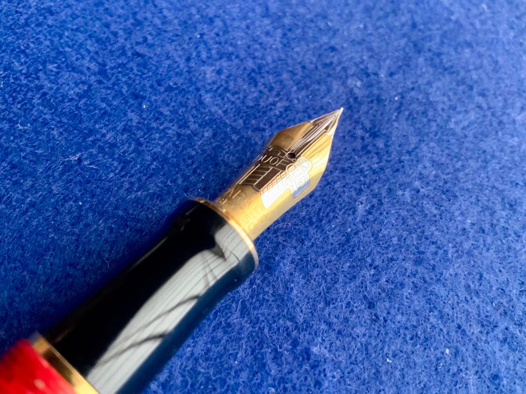 パーカー万年筆　デュオフォールド　センテニアル　XF マーブルレッド