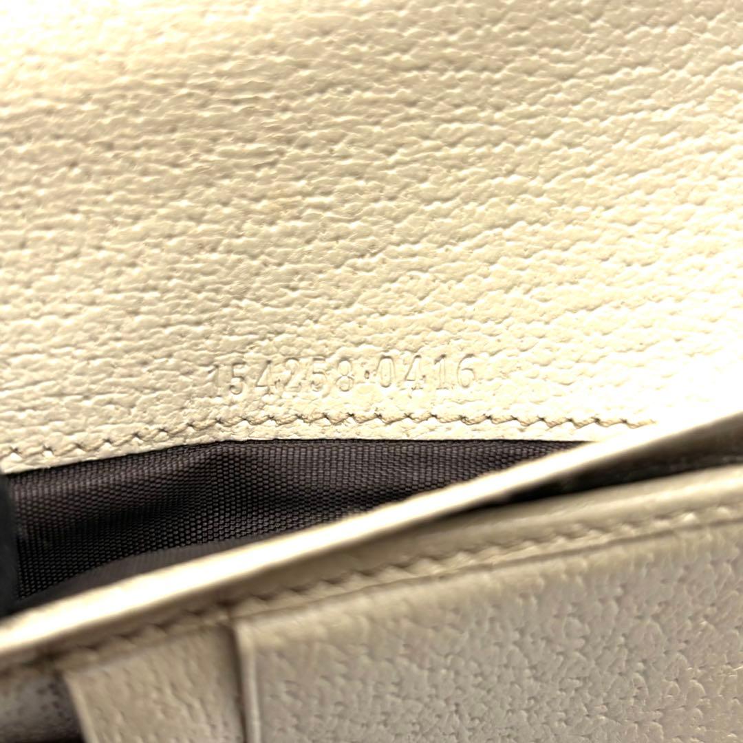 グッチ 折り財布 GGキャンバス ロゴ プレート アイボリー ファスナー