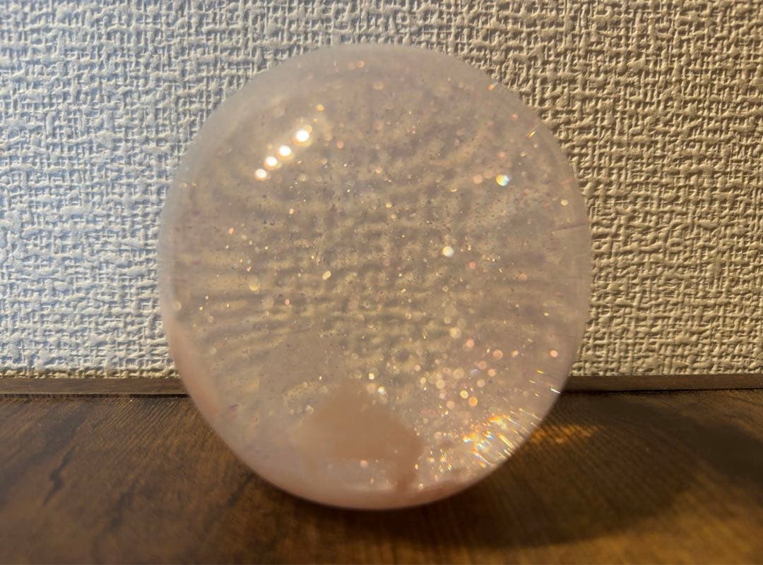 金津沙矢香さん　ガラスのスノードーム