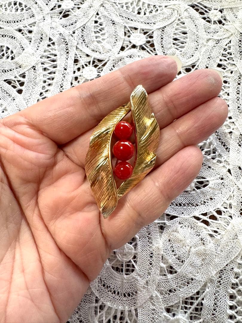 【送料込み】サンゴブローチ