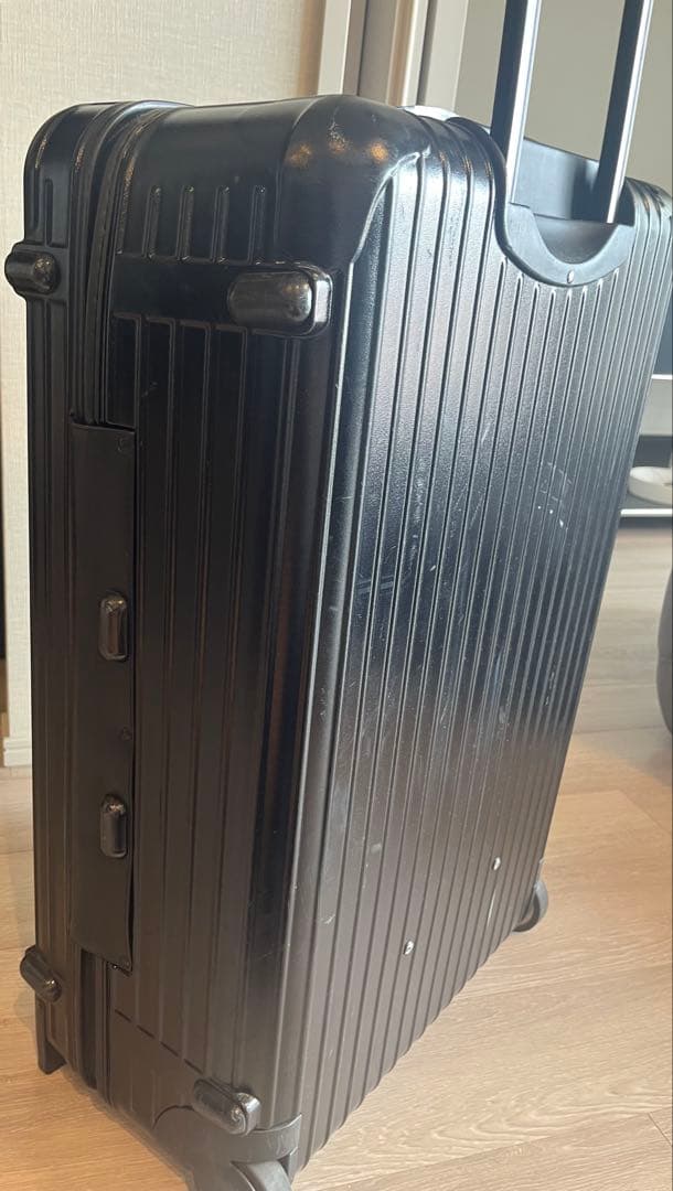 リモワ　サルサ　82L BLACK(割れあり)