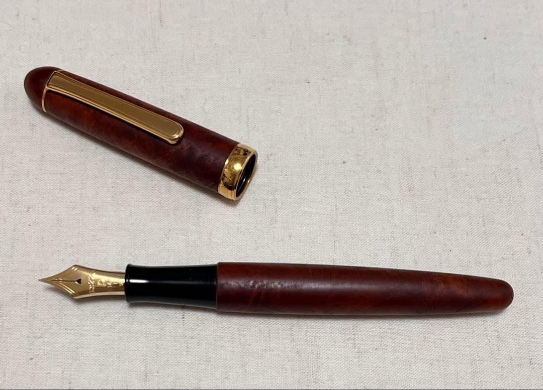 ⭐︎超お買得⭐︎美品⭐︎プラチナ万年筆 アカブライヤー#3776 字幅F 廃盤