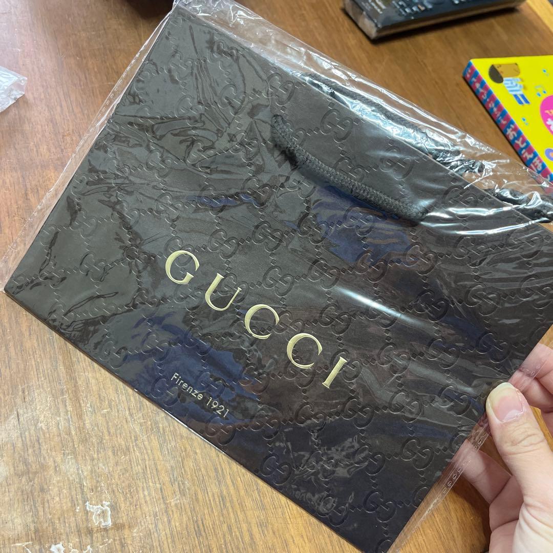 【美品】GUCCI GGロゴ 二つ折り財布