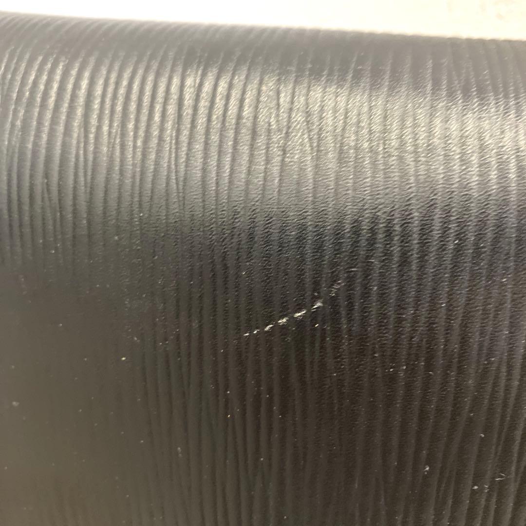 FENDI フェンディ ショルダーバッグ クロスボディ 肩掛け 斜め掛け 黒