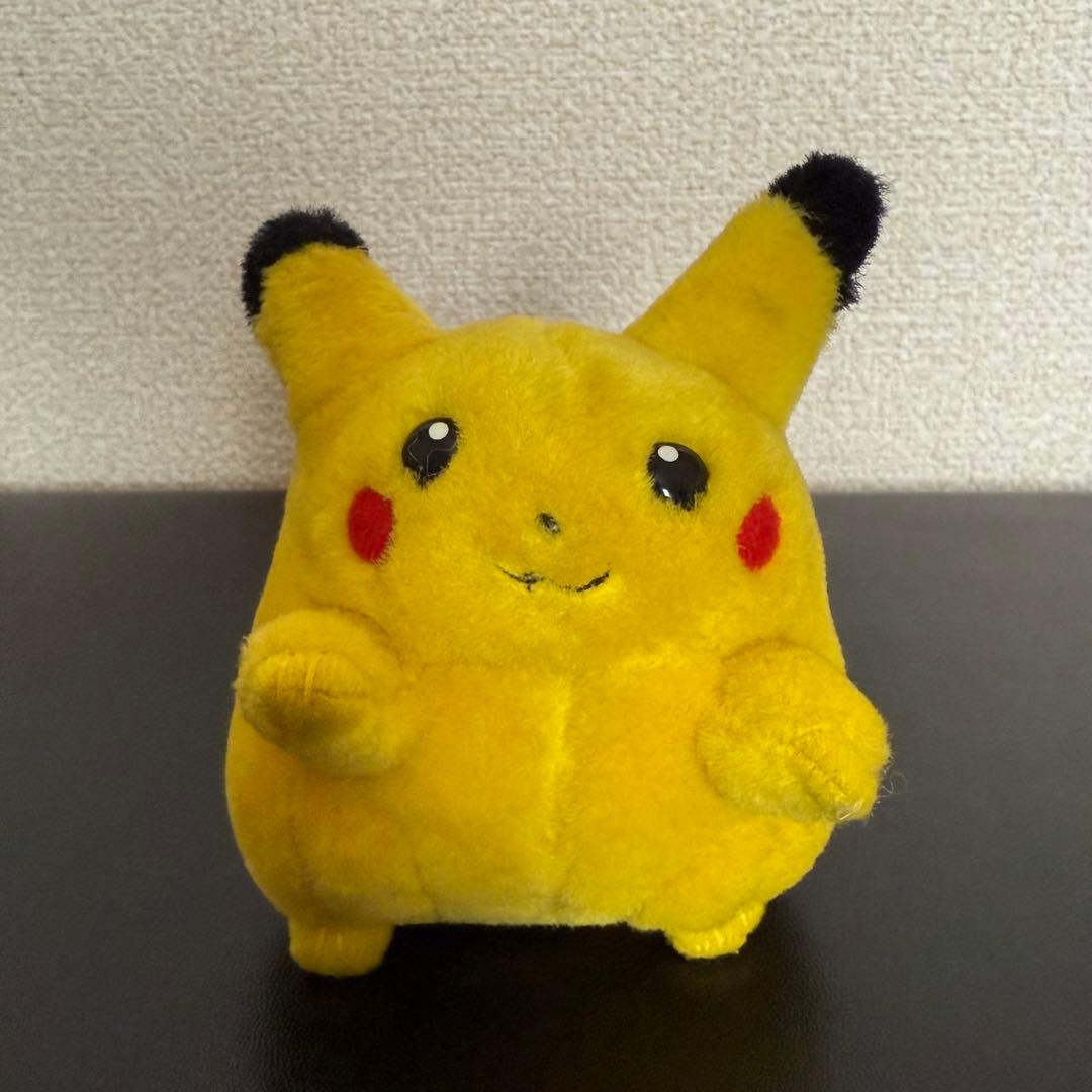 初期　バンダイ　トミ　ポケモン　ピカチュウ4体セット