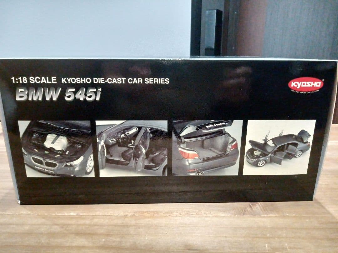 1/18 京商　BMW 5シリーズ　セダン E60 545i ミニカー　ホワイト