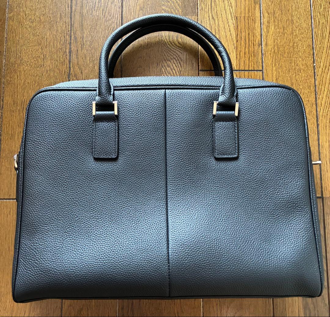 PRADA ブラックレザー ビジネスバッグ