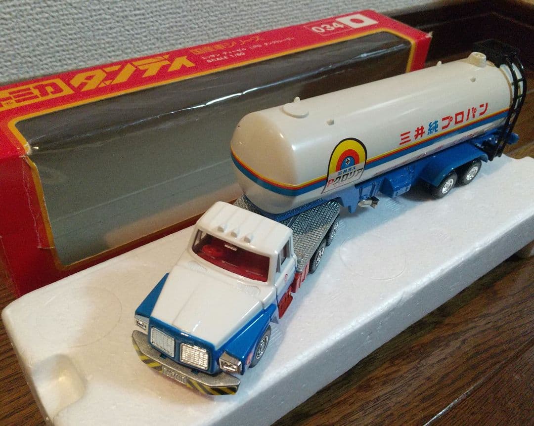 トミカ ダンディー ニッサン ディーゼル 034 LPG タンクトレーラー