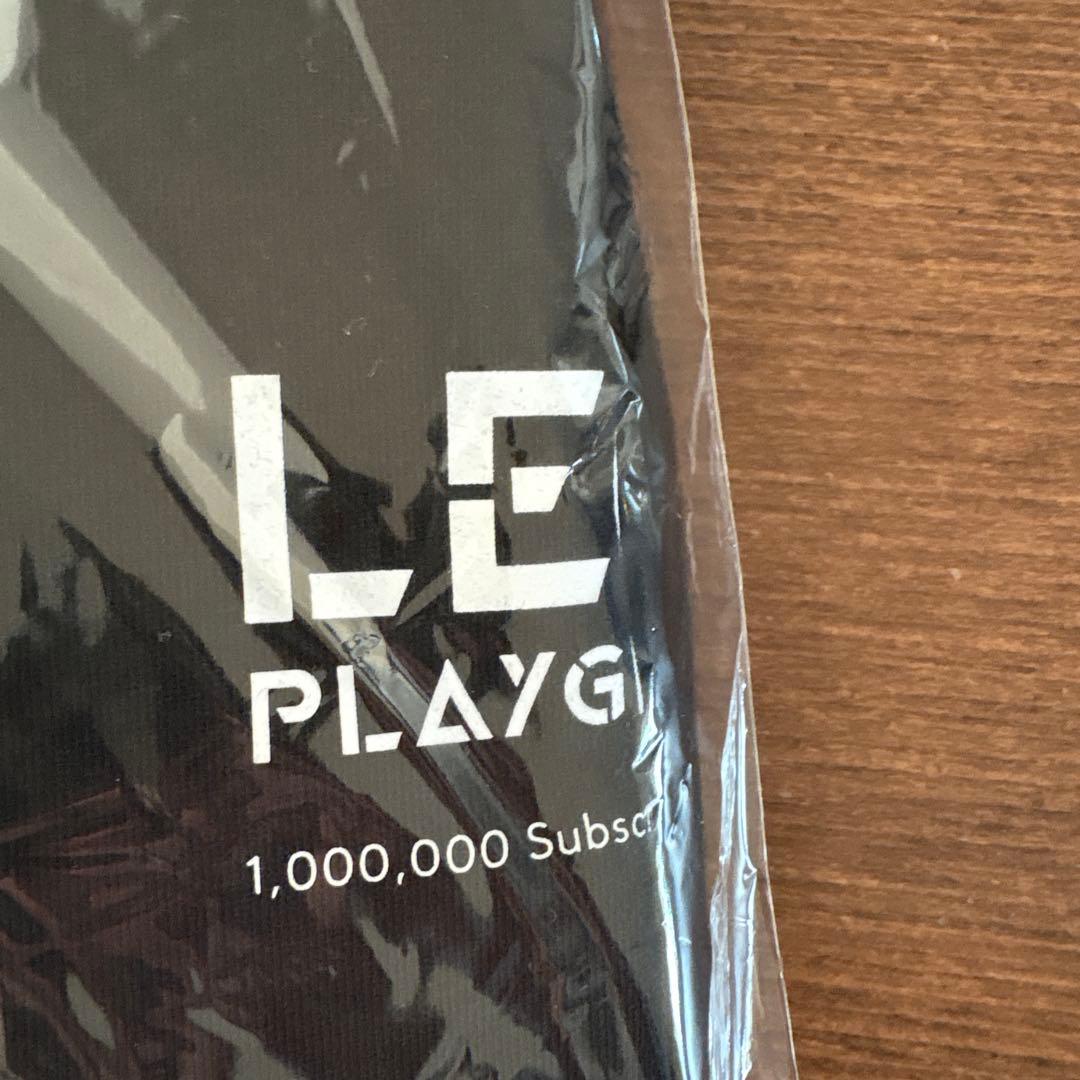 山田涼介　LEO ビッグパーカー バックプリント　Ｌサイズ　ジップパーカー