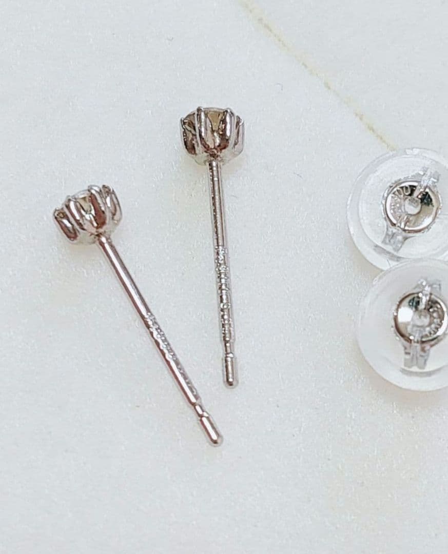 新入荷 未使用品 pt900 天然ブラウンダイヤモンド ピアス