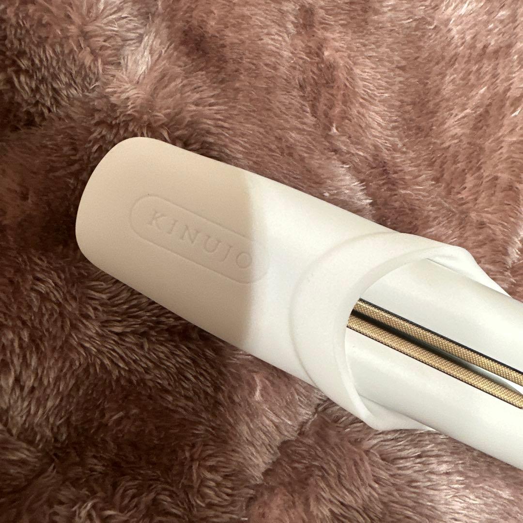 絹女 KINUJO W-worldwide model ホワイト